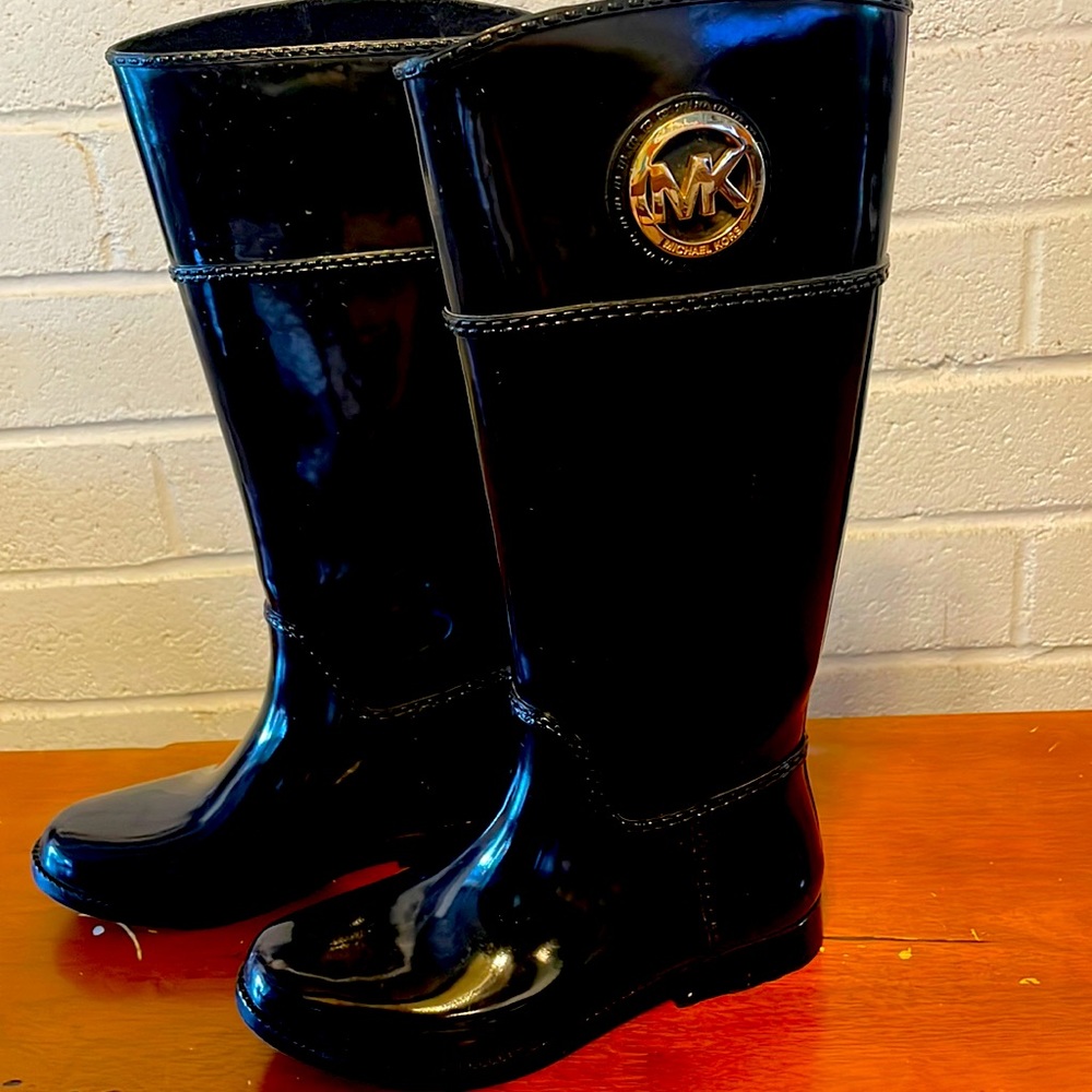 Michael Kors size 7 rain boot black